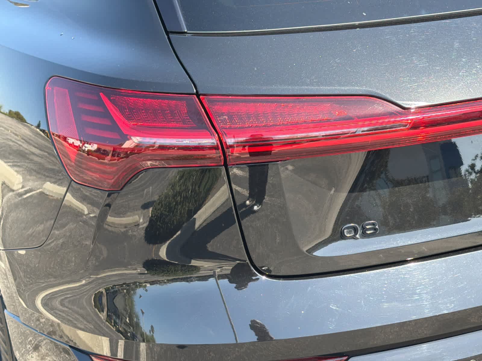 Used 2024 Audi Q8 e-tron Premium AWD/4WD image 28