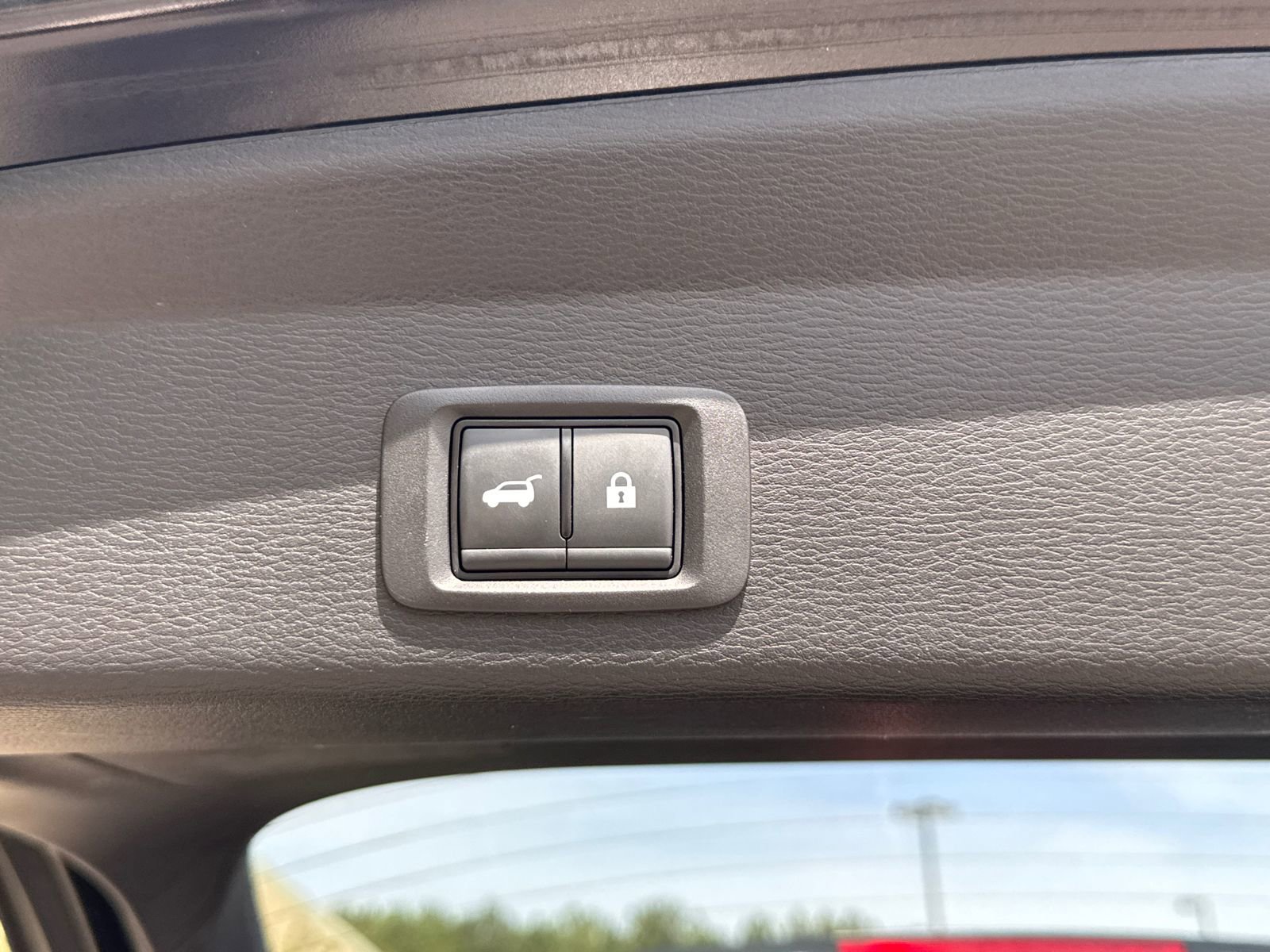 Used 2025 Mitsubishi Outlander SE FWD image 19