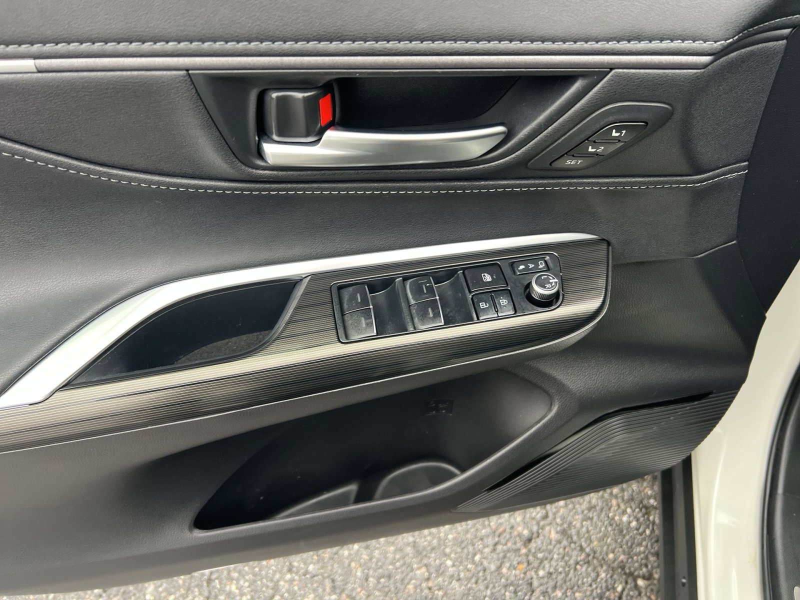 Used 2022 Toyota Venza Limited w/ Advanced Technology Package image 15