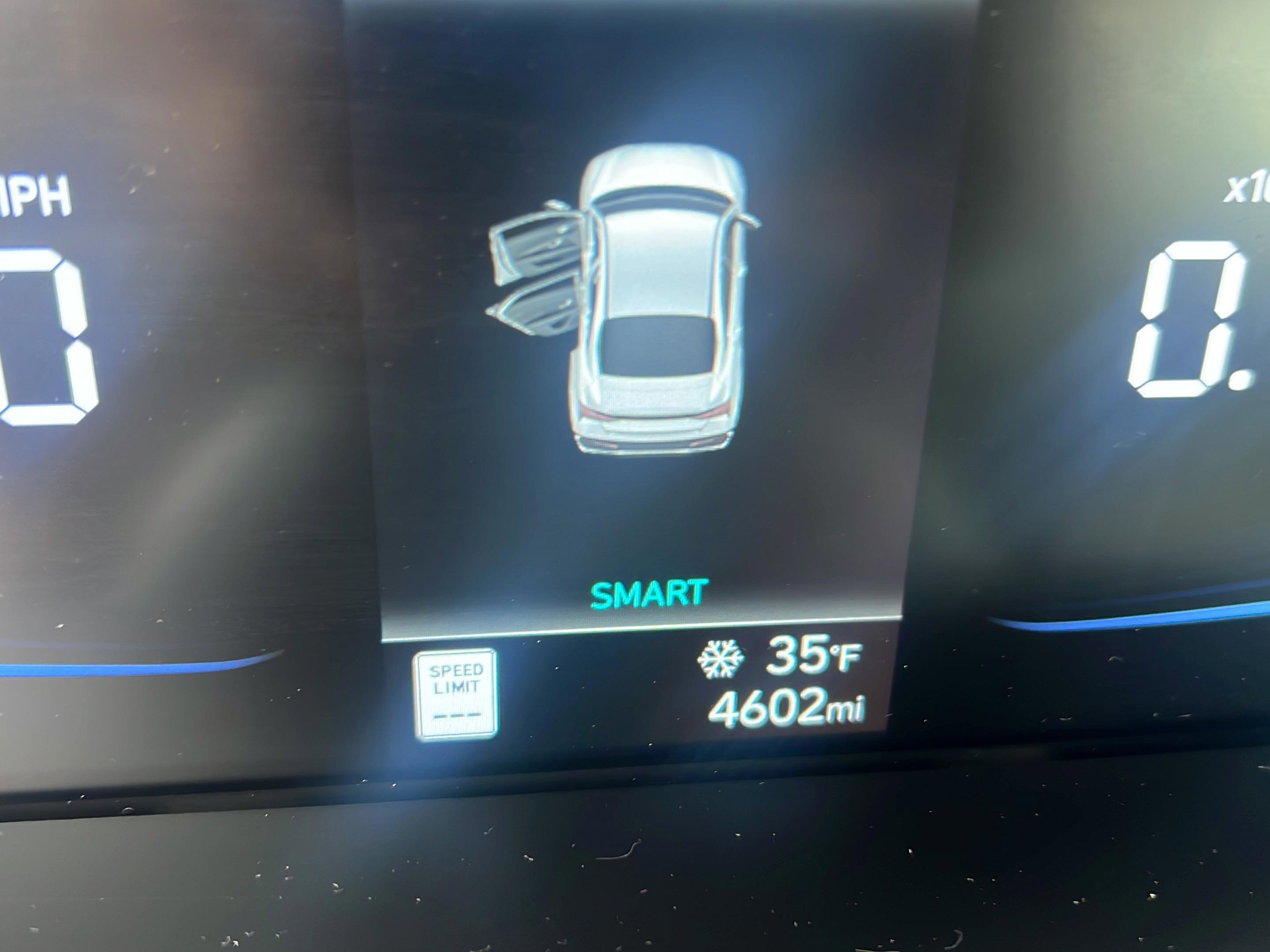 Certified 2025 Hyundai Elantra Sport image 13