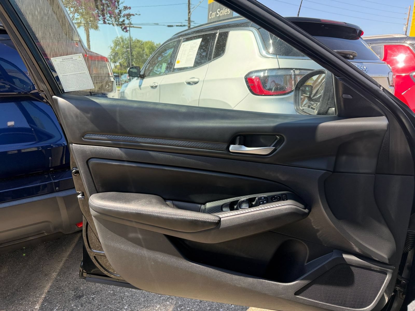 Used 2025 Nissan Altima 2.5 SV FWD image 18