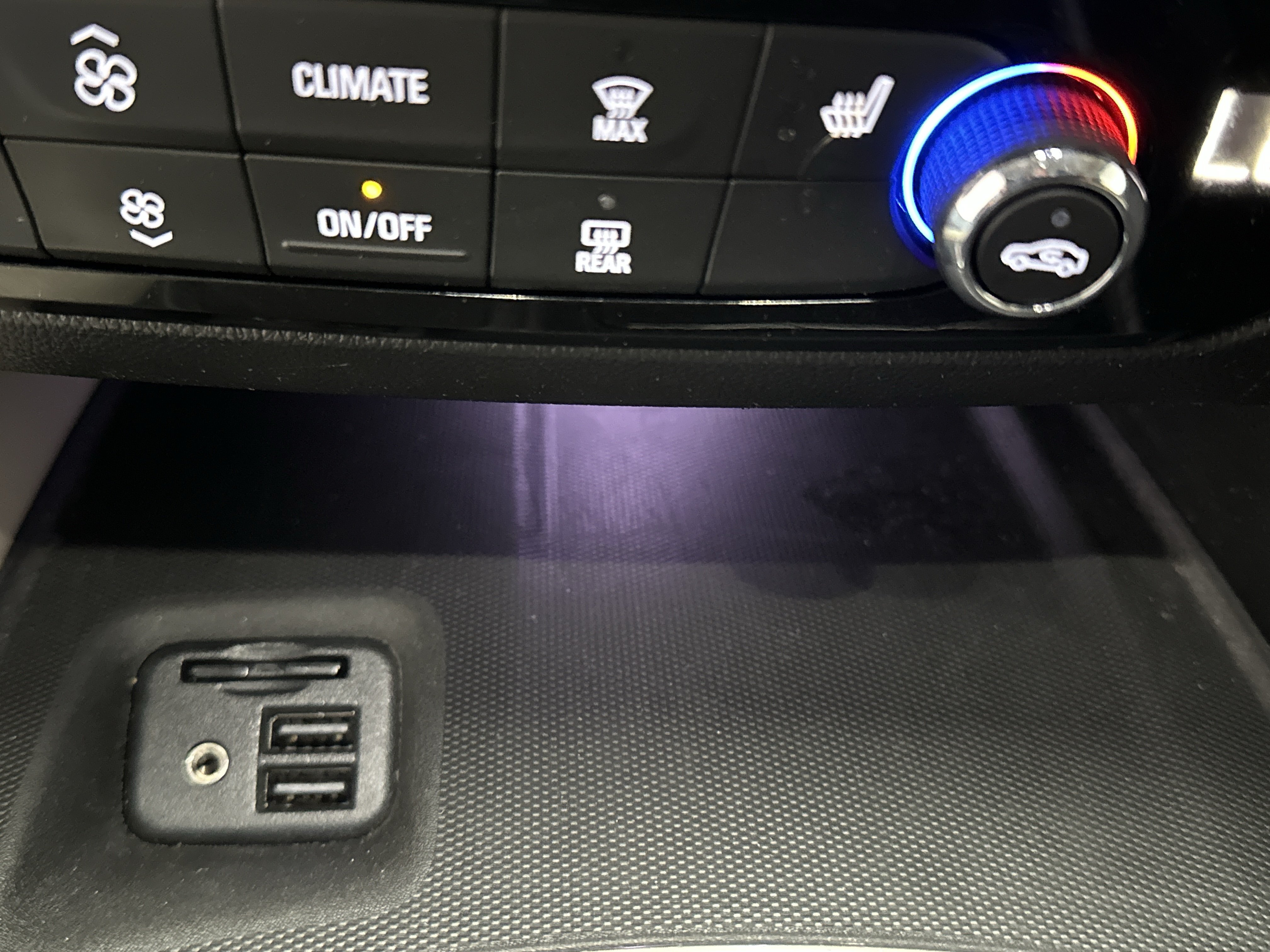 Used 2020 Buick Enclave Essence w/ Sound and Sites Package FWD image 40
