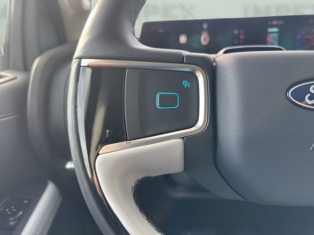 Used 2025 Ford Expedition Platinum w/ Driver's Package image 15