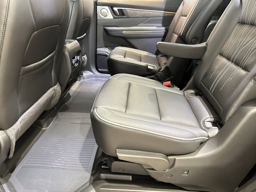 New 2026 Buick Enclave Avenir w/ Super Cruise Package FWD image 31