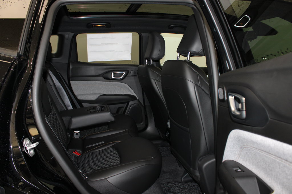 New 2026 Jeep Compass Latitude AWD/4WD image 8