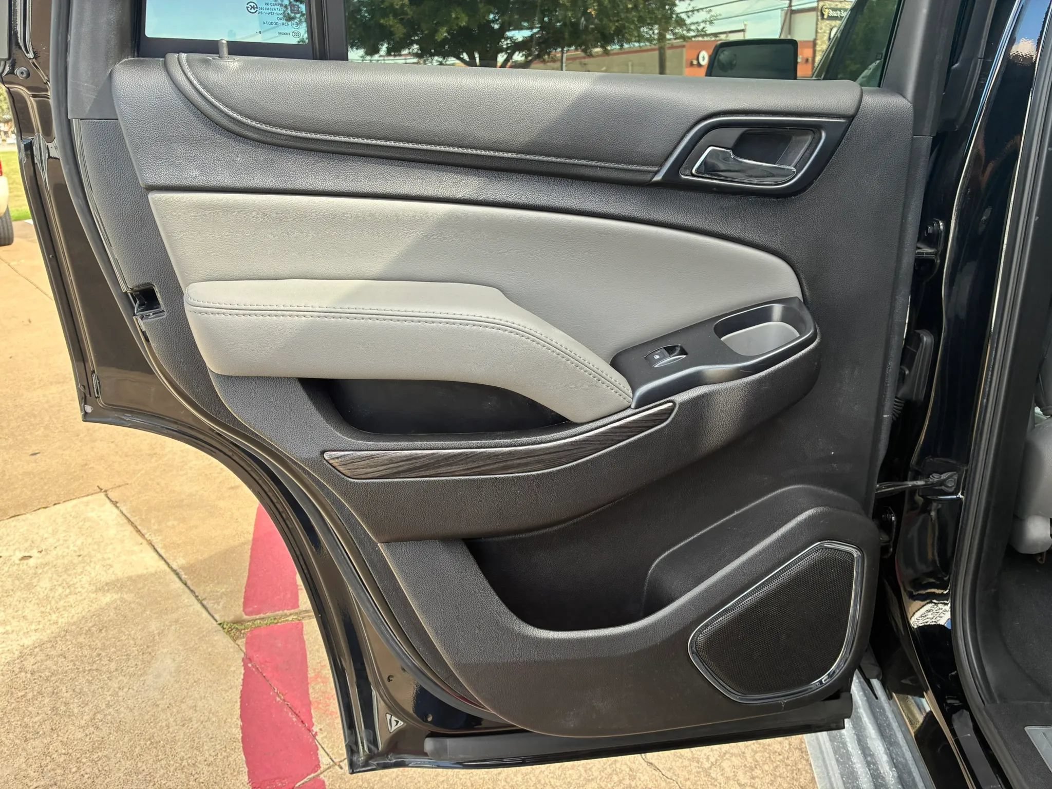 Used 2019 Chevrolet Tahoe LT RWD image 13