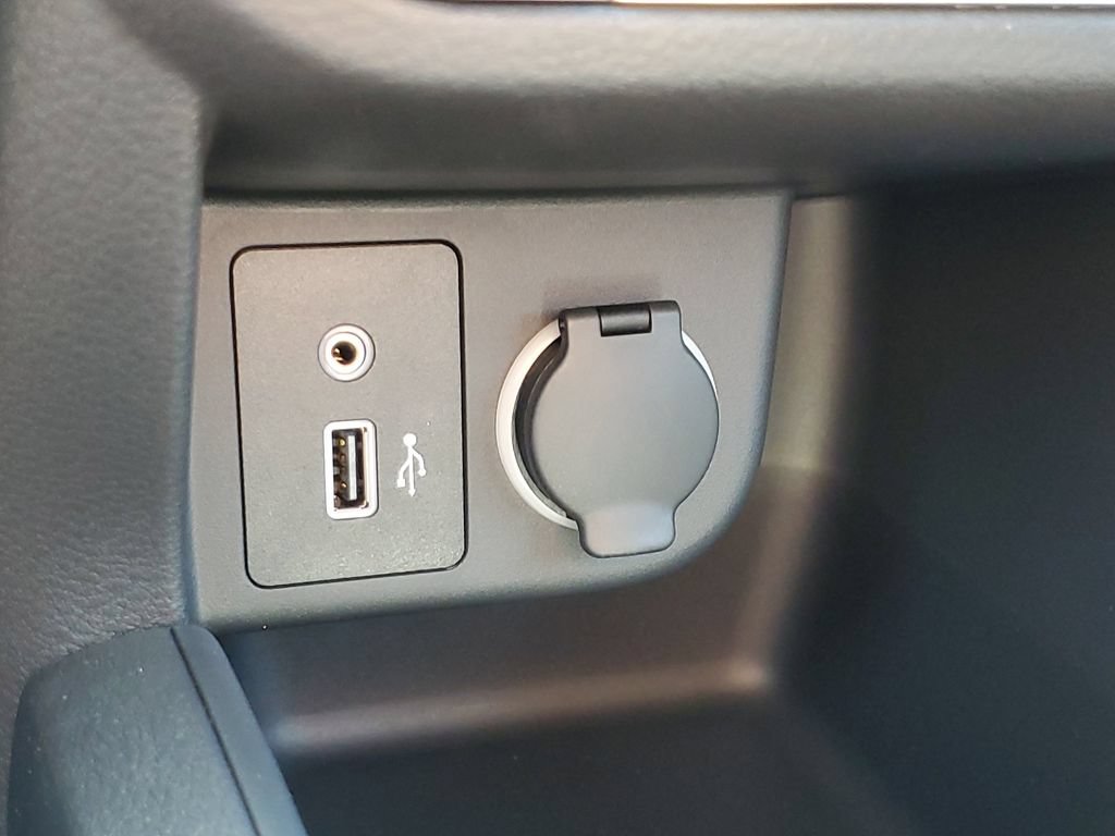 New 2025 Nissan Kicks Play S FWD image 30