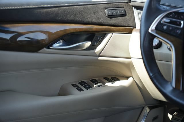 Used 2018 Cadillac Escalade Luxury AWD/4WD image 22
