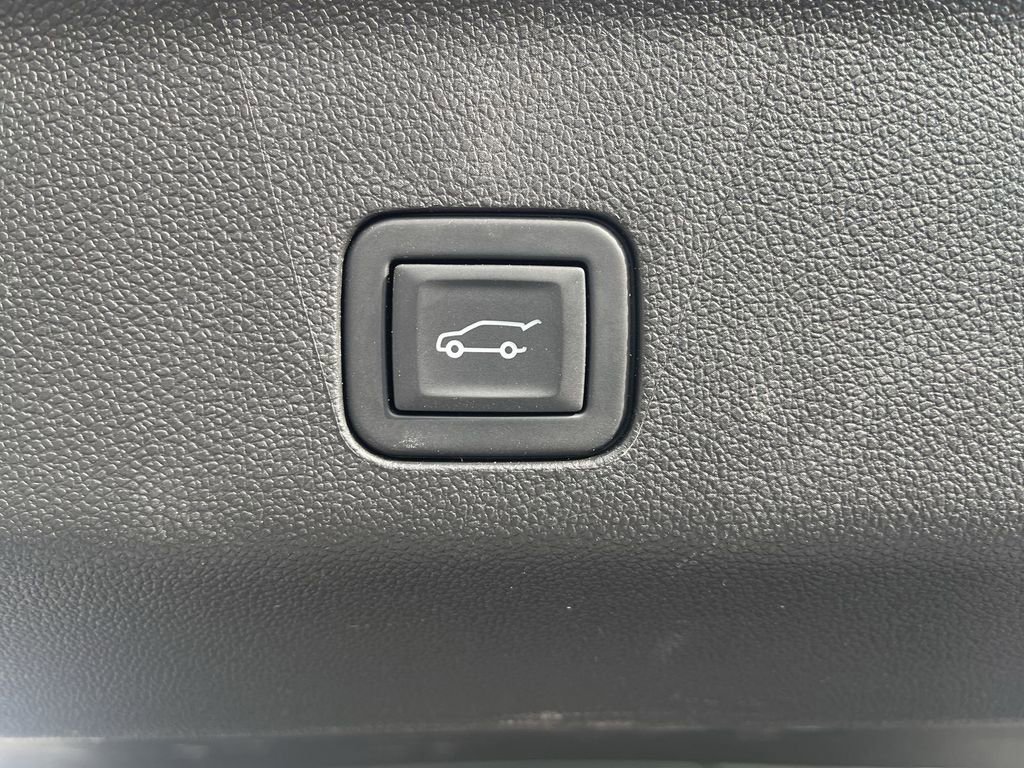 Used 2024 Cadillac Escalade Premium Luxury image 7