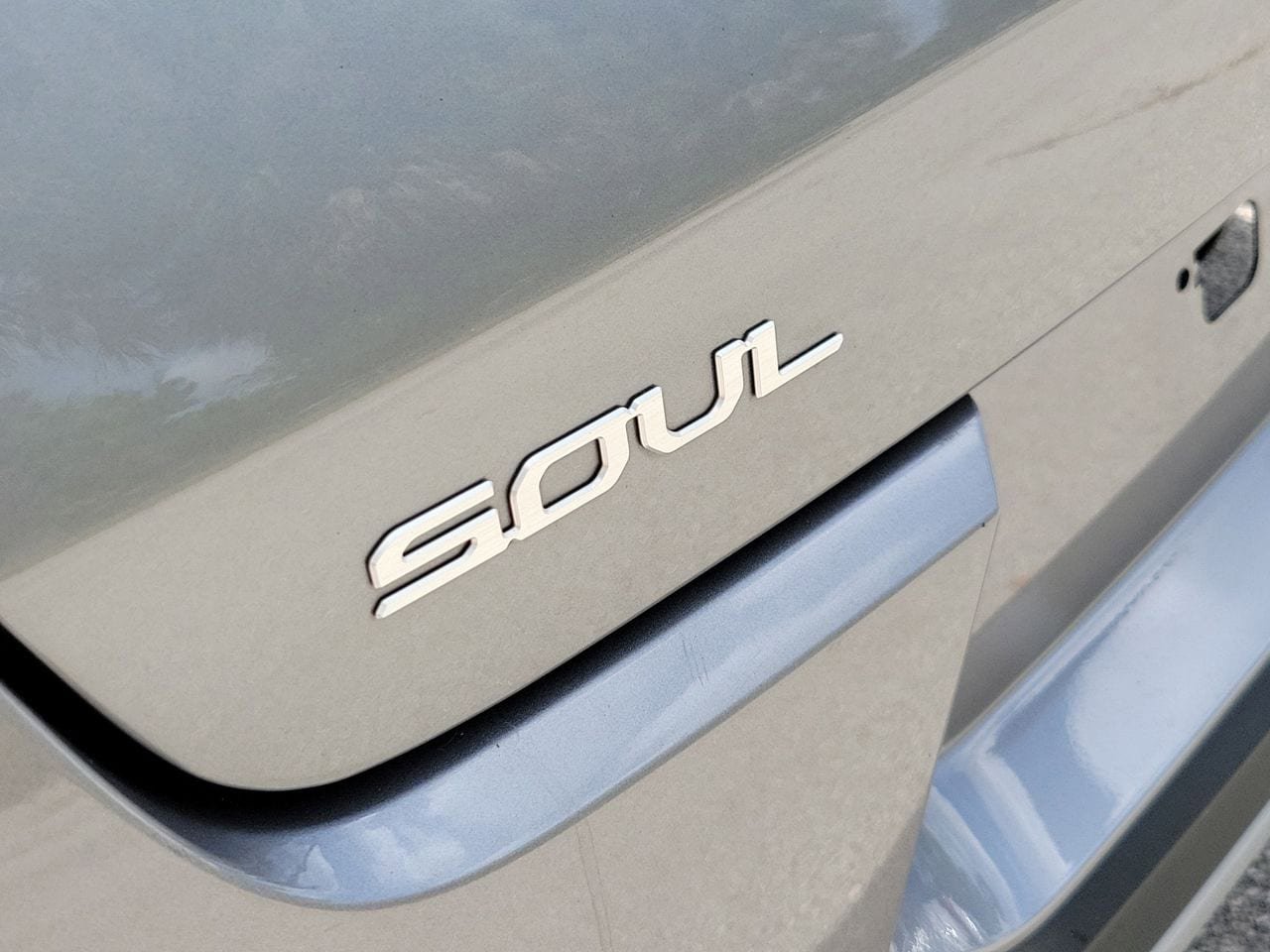 Used 2025 Kia Soul LX w/ LX Technology Package FWD image 6