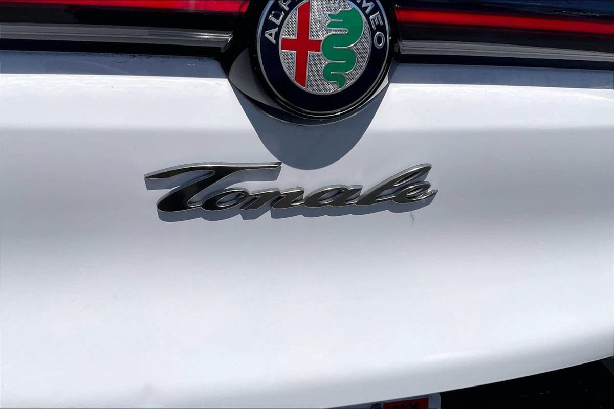 Used 2024 Alfa Romeo Tonale Veloce AWD/4WD image 8