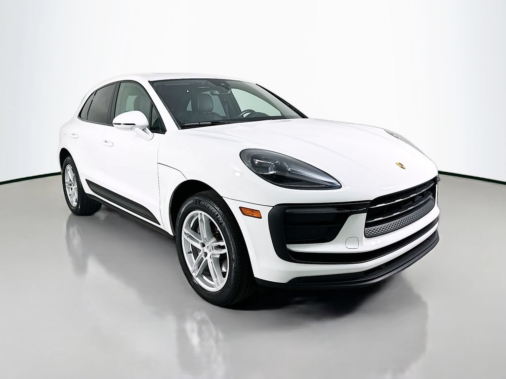 Certified 2022 Porsche Macan AWD/4WD image 7