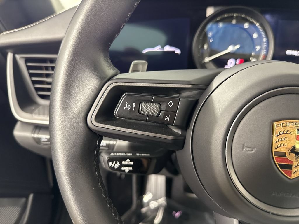Certified 2023 Porsche 911 Targa 4S AWD/4WD image 36