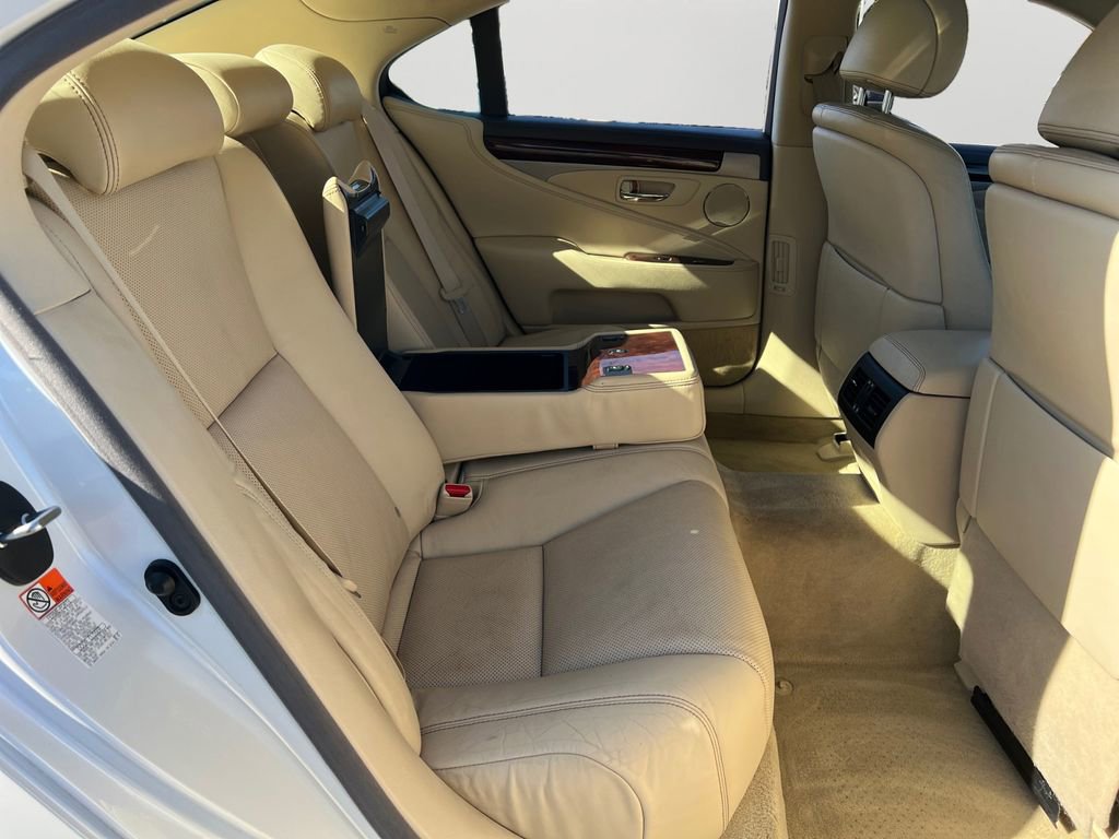 Used 2016 Lexus LS 460 AWD image 8