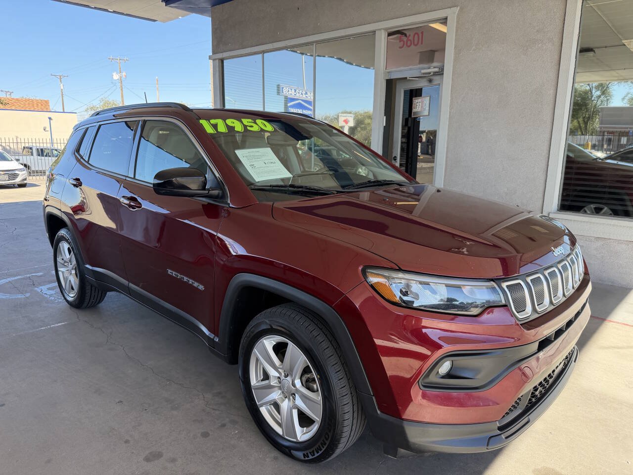 Used 2022 Jeep Compass Latitude w/ Sun and Sound Group AWD/4WD image 2
