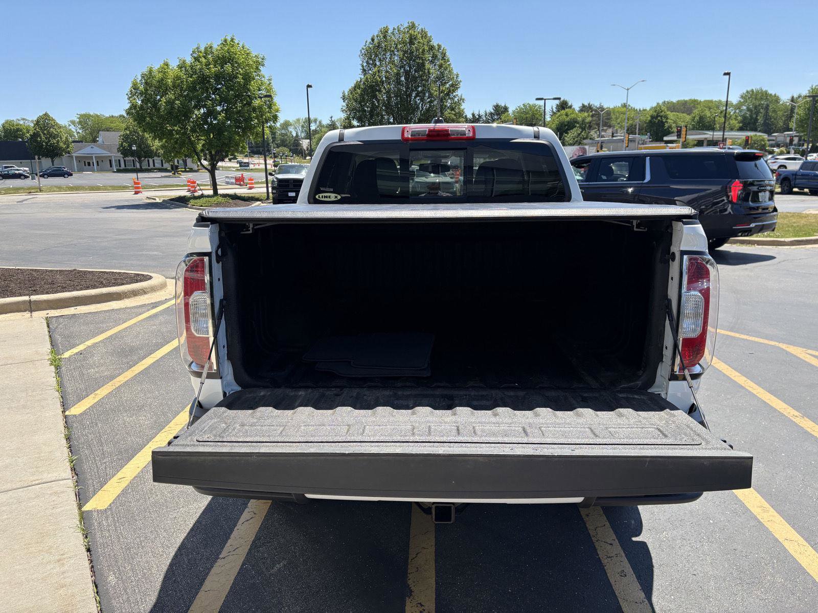 Used 2022 GMC Canyon Elevation w/ Elevation Premium Package AWD/4WD image 7