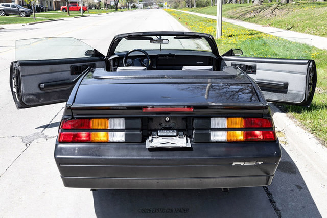 Used 1989 Chevrolet Camaro LT RWD image 7