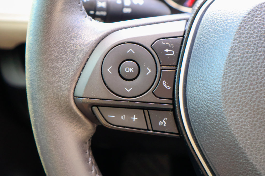 Used 2022 Toyota RAV4 XLE Premium FWD image 15