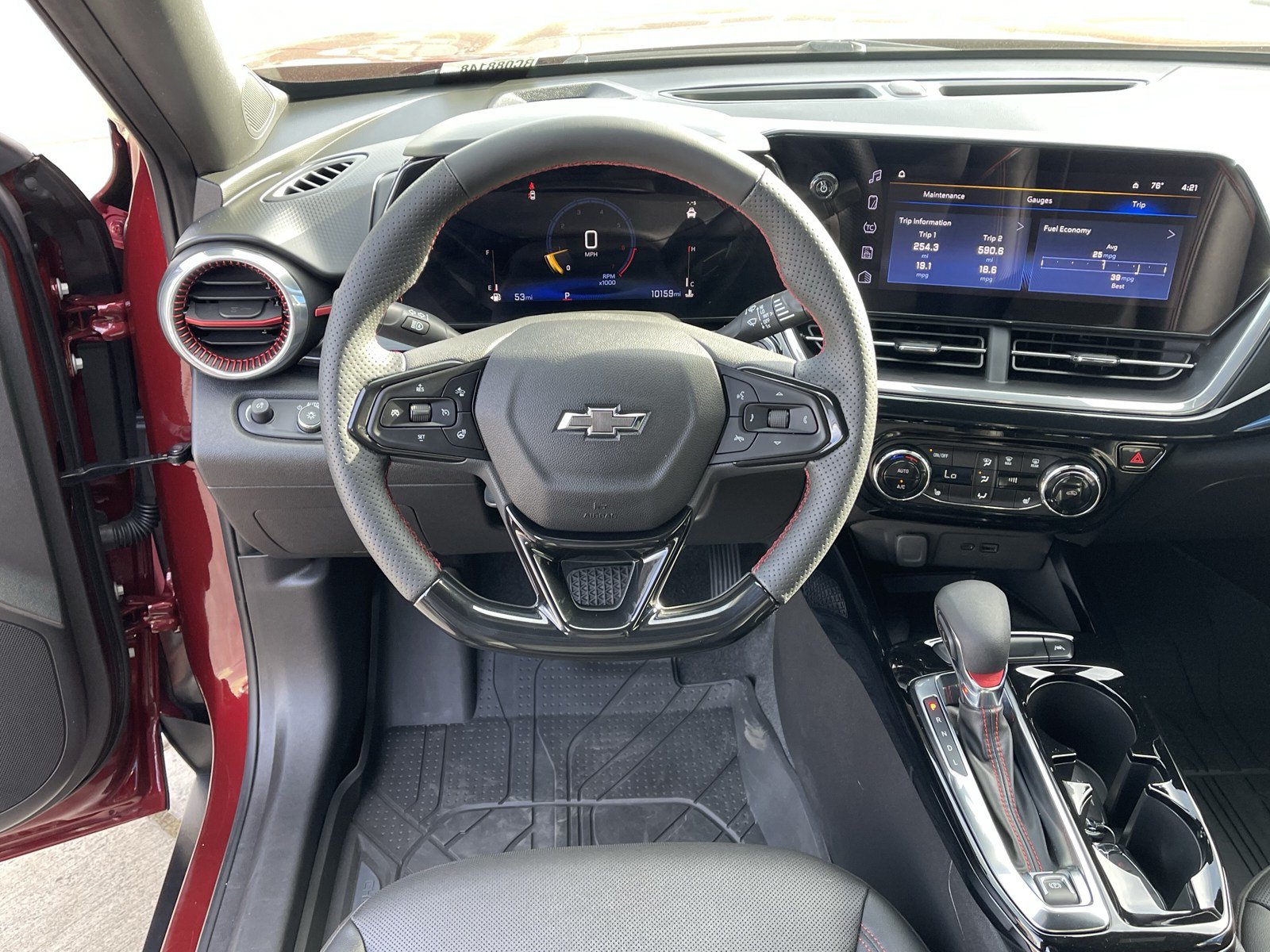 Used 2024 Chevrolet Trax RS w/ Sunroof Package FWD image 13