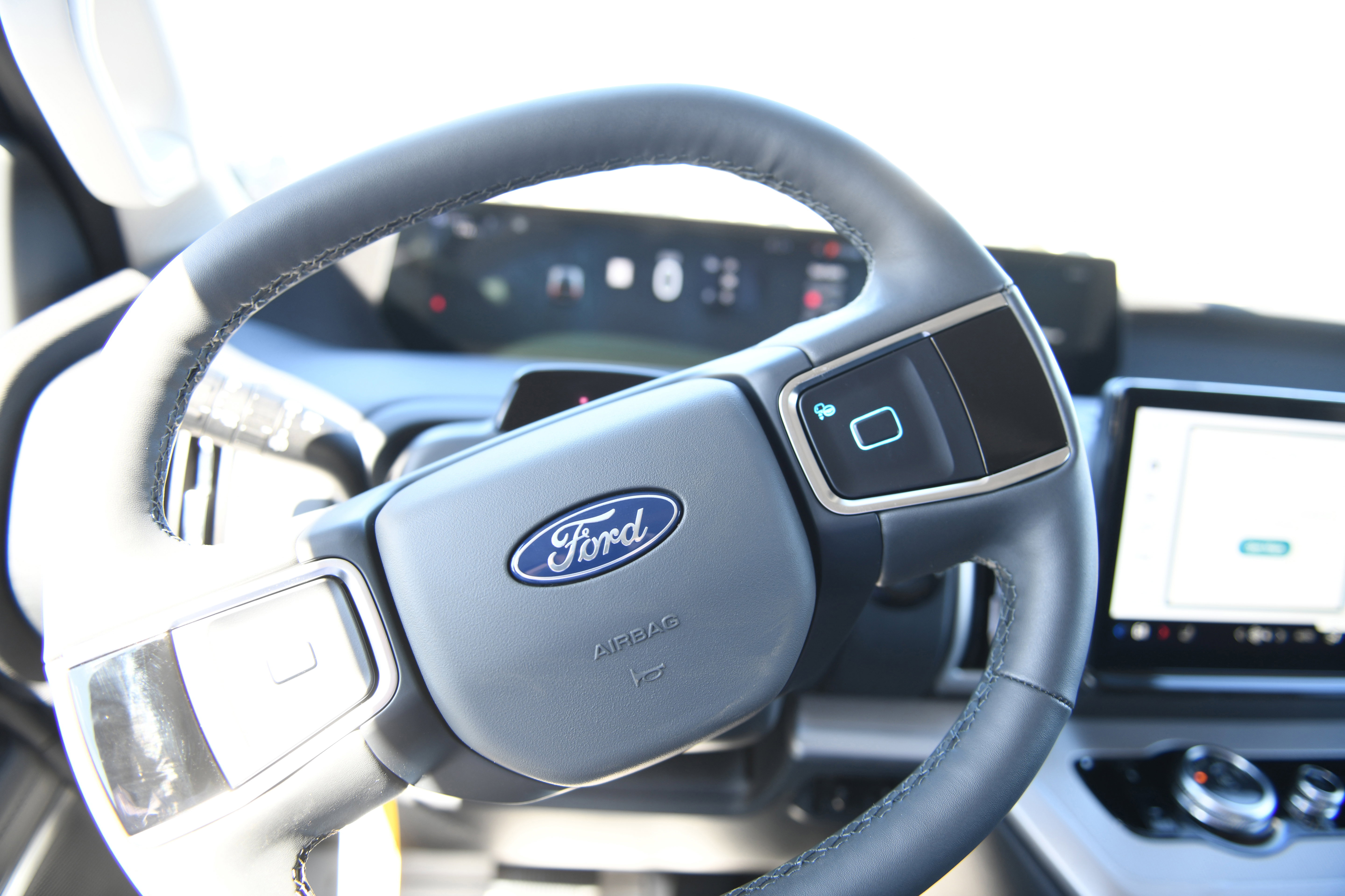 New 2026 Ford Expedition Active image 25