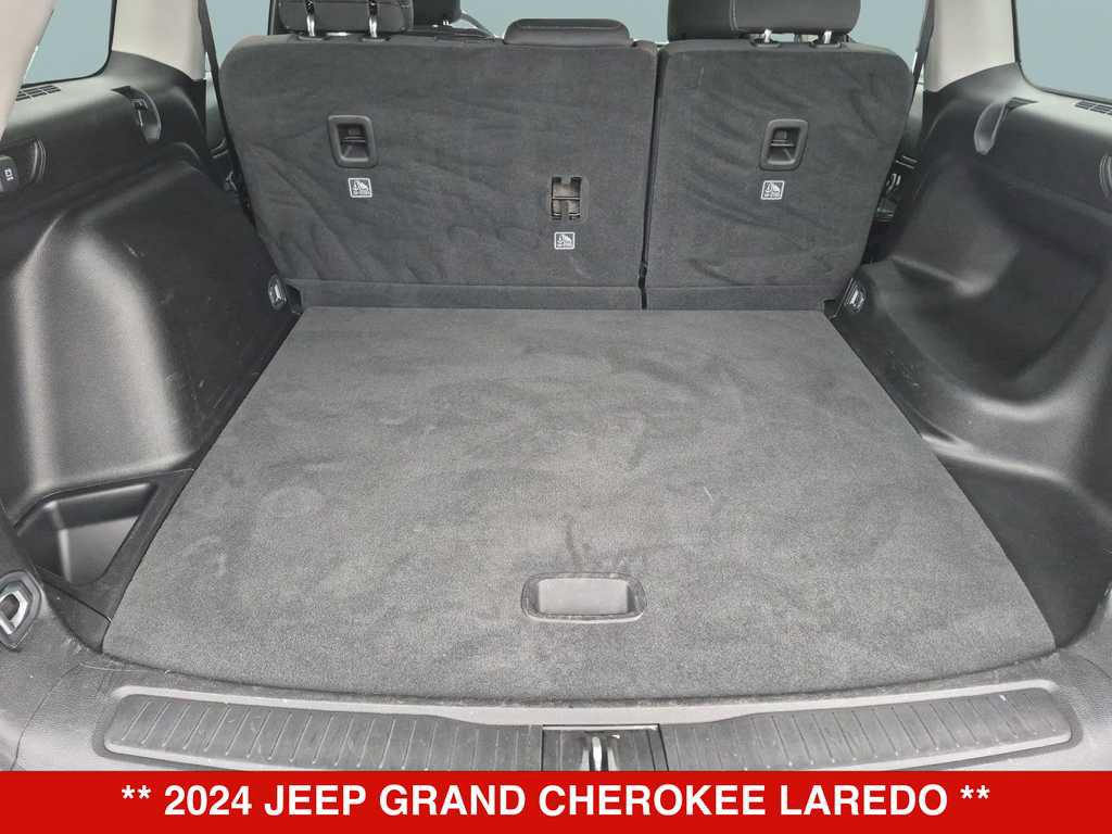 Used 2024 Jeep Grand Cherokee Laredo RWD image 29