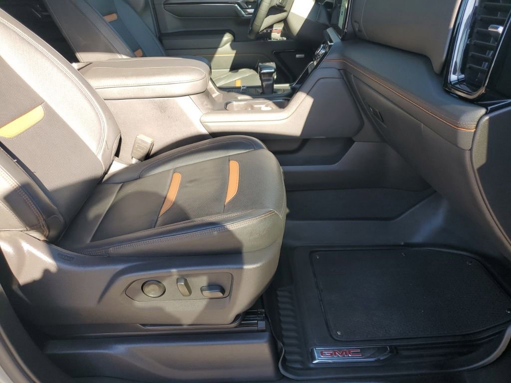 Used 2024 GMC Sierra 1500 AT4 w/ Technology Package image 16