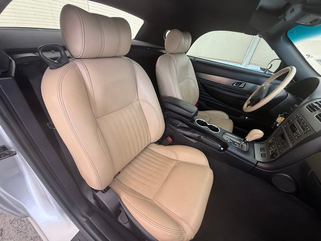 Used 2004 Ford Thunderbird image 14