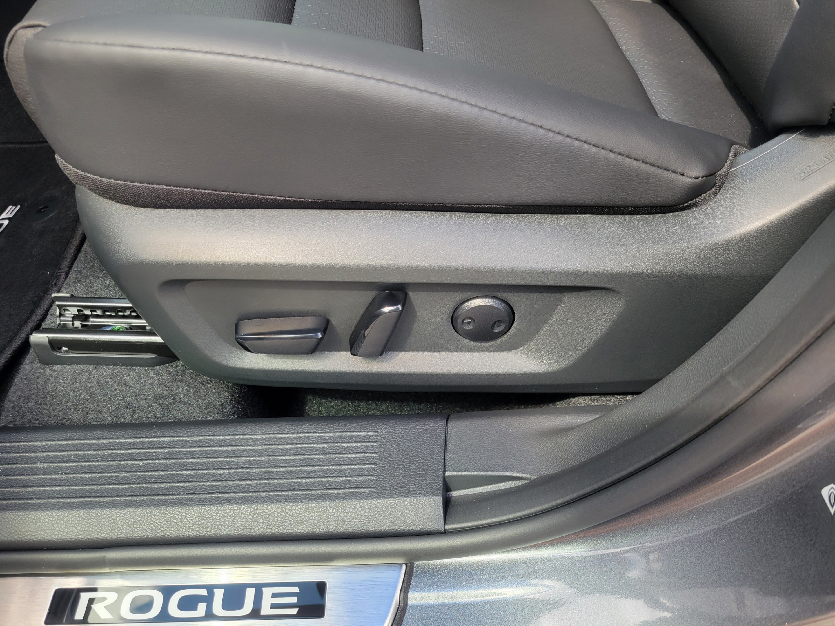 New 2026 Nissan Rogue Dark Armor FWD image 18