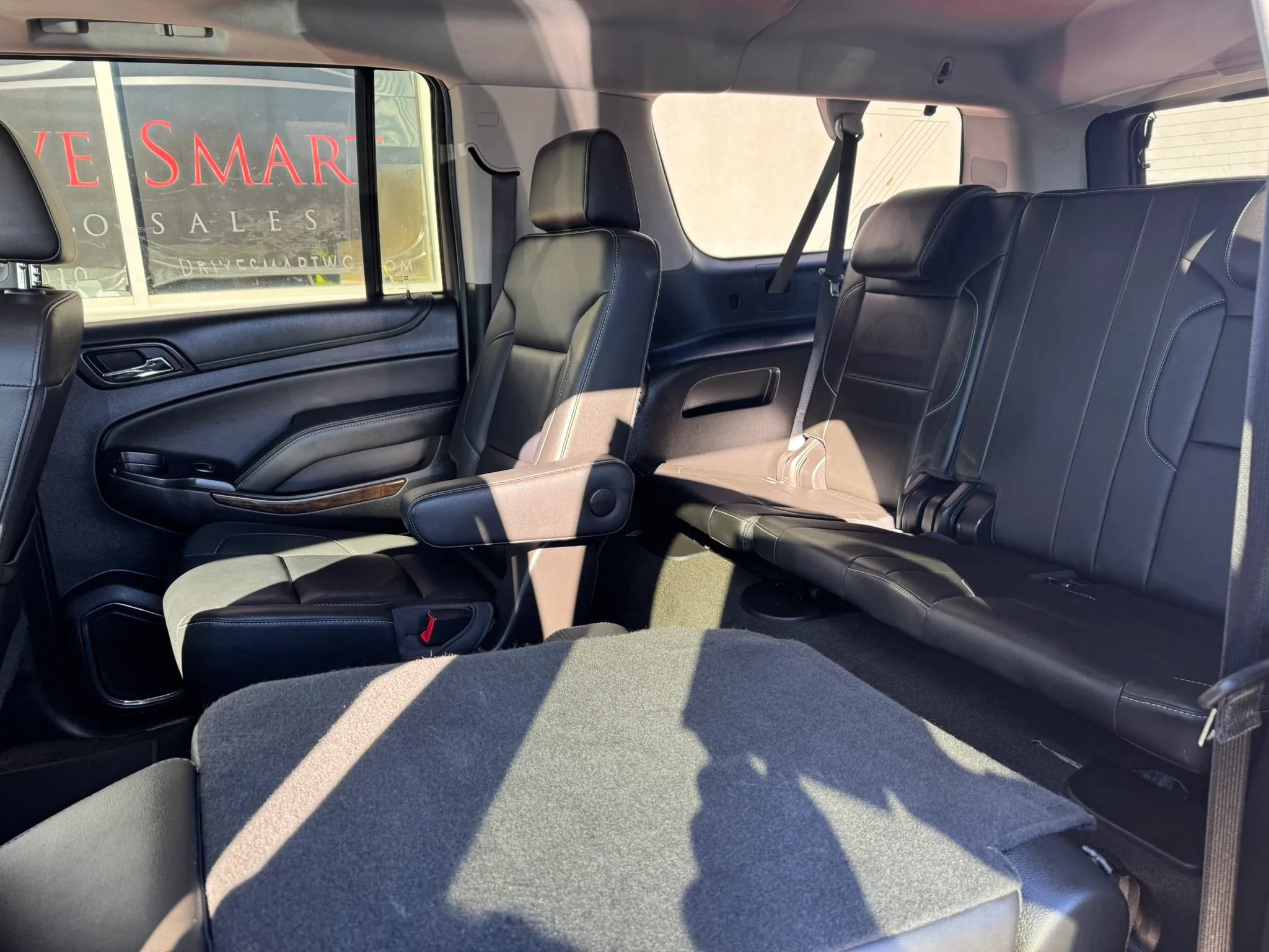 Used 2018 Chevrolet Suburban LT AWD/4WD image 13