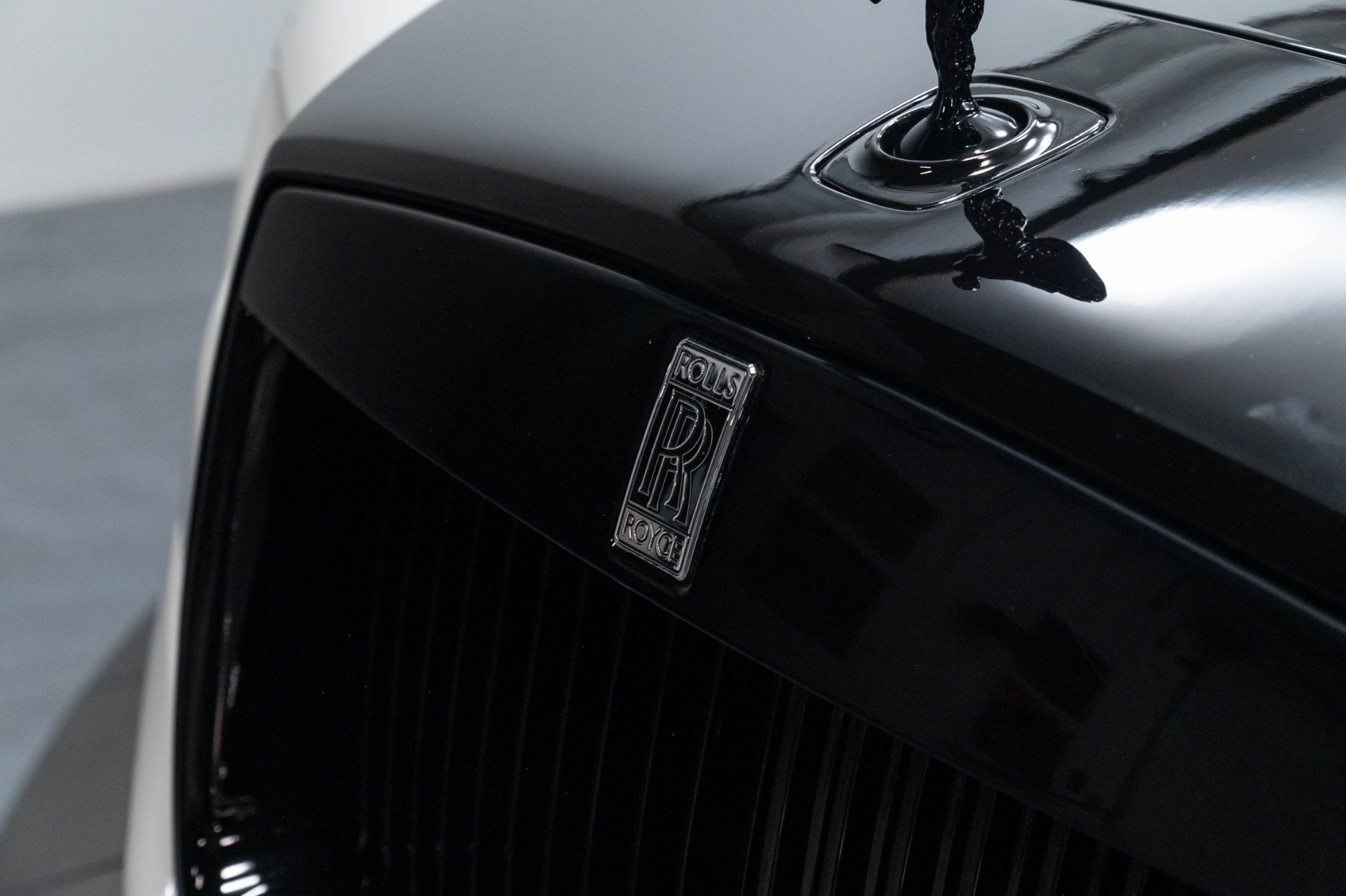 Used 2017 Rolls-Royce Dawn RWD image 59