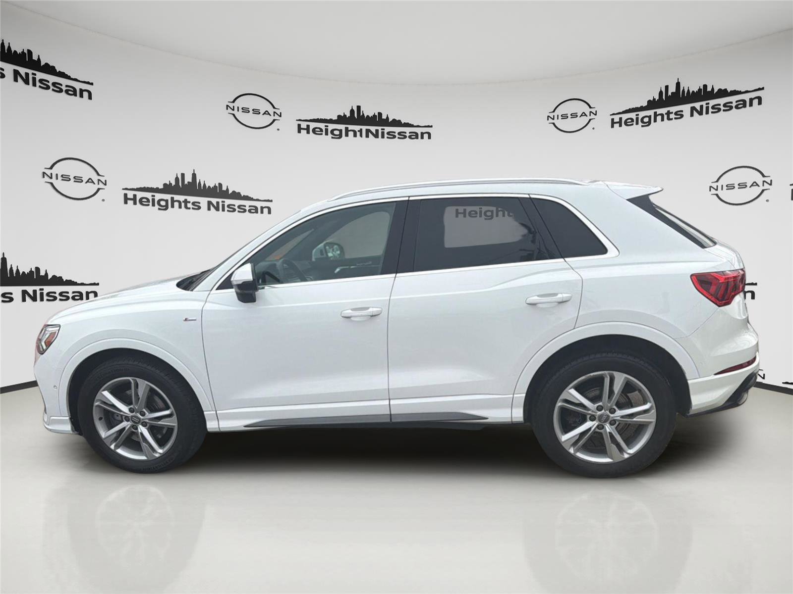 Used 2020 Audi Q3 2.0T Prestige w/ Prestige Package image 2
