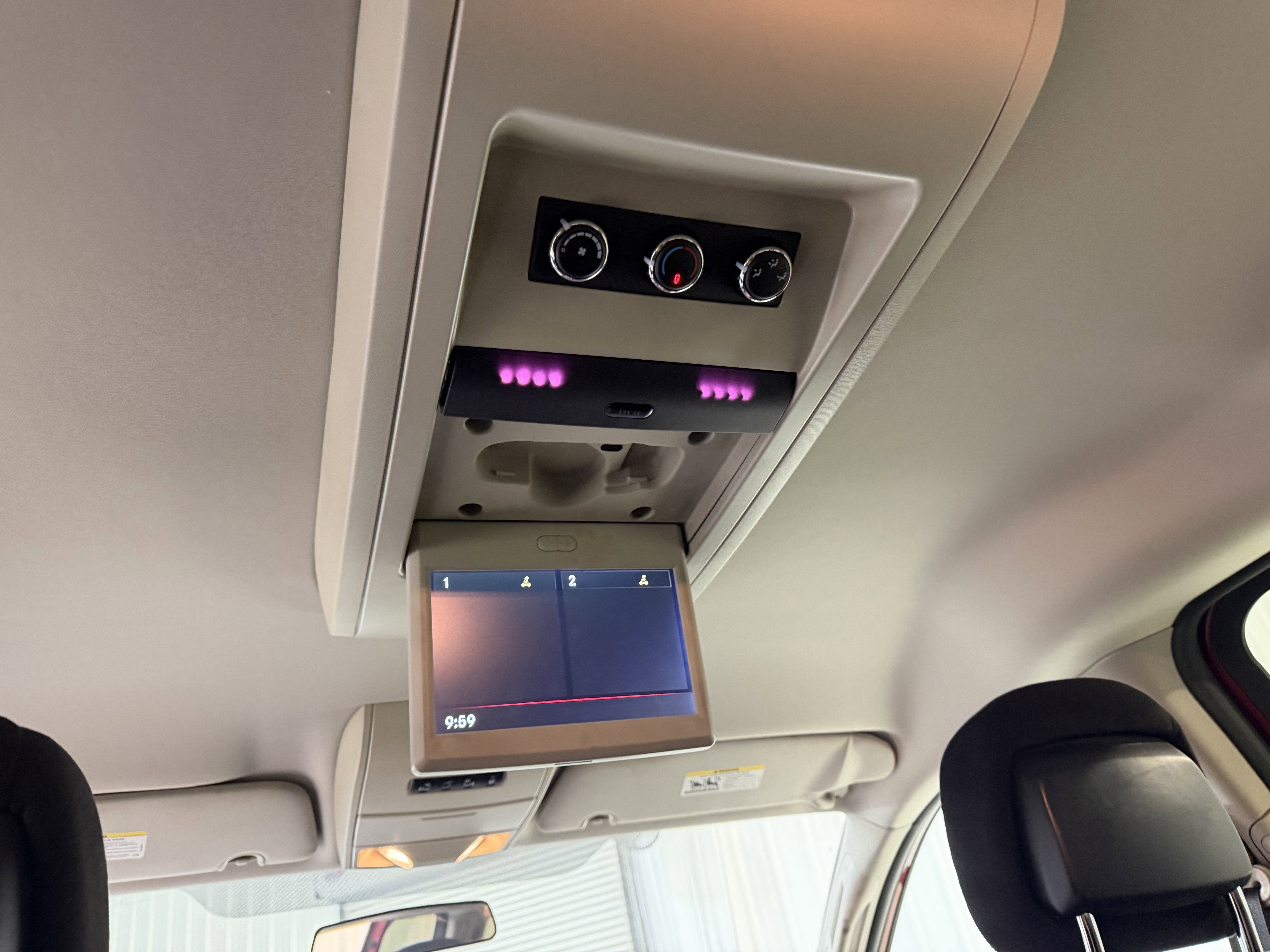 Used 2014 Dodge Grand Caravan SXT w/ Rear Park Assist Package FWD image 19