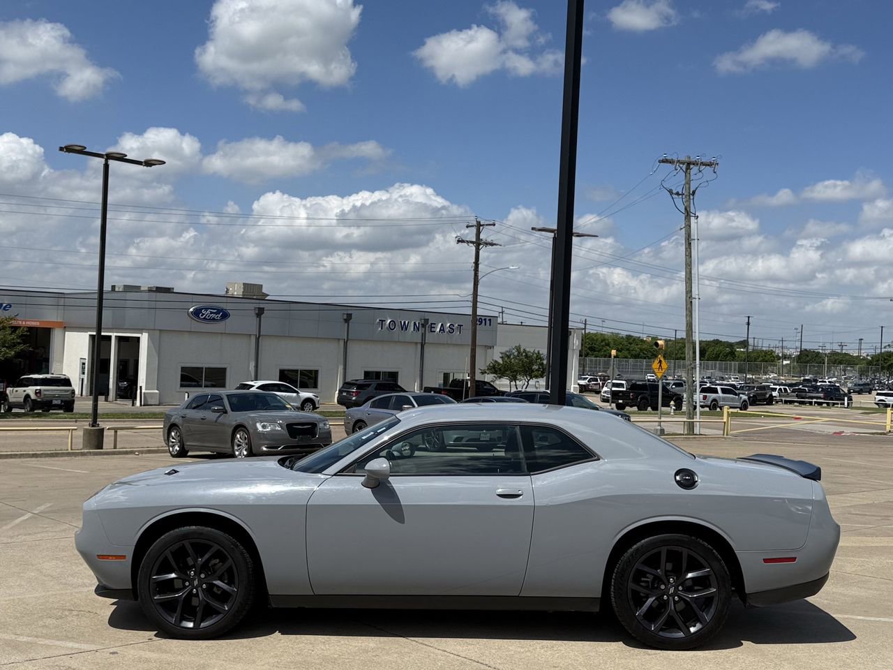 Used 2021 Dodge Challenger SXT w/ Blacktop Package image 3