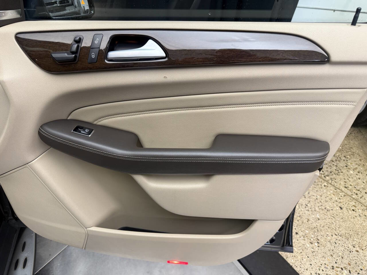 Used 2013 Mercedes-Benz ML 350 ML 350 4MATIC AWD 4dr SUV image 26