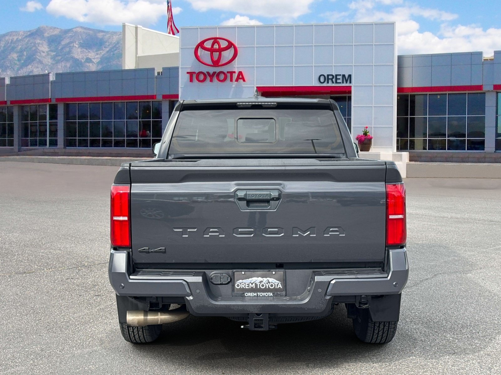 Used 2024 Toyota Tacoma SR5 AWD/4WD image 4