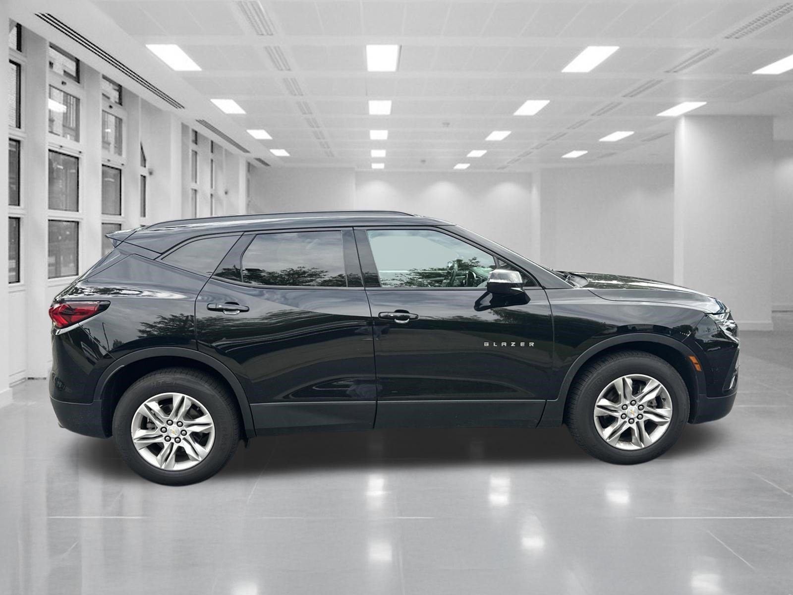 Used 2021 Chevrolet Blazer LT AWD/4WD image 4