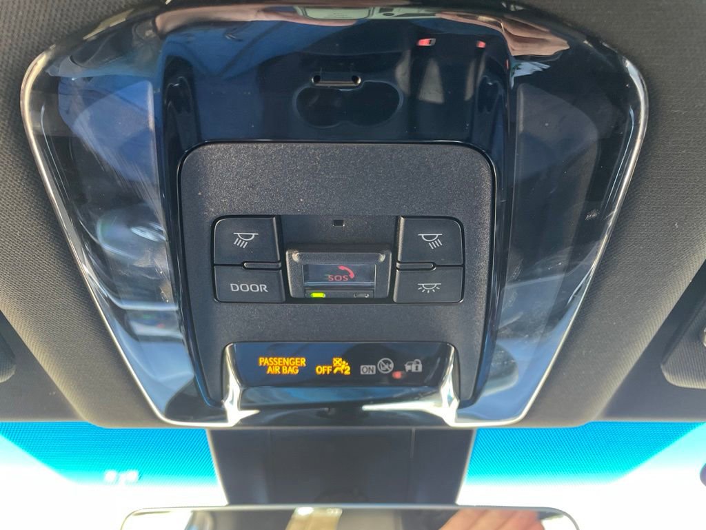 Used 2023 Toyota Venza XLE AWD/4WD image 18