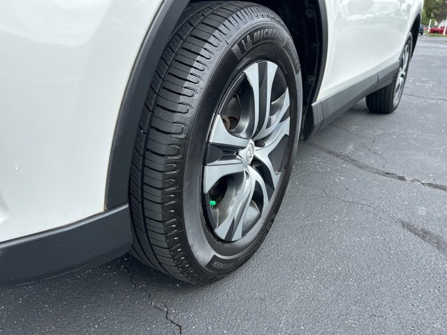 Used 2018 Toyota RAV4 LE image 12