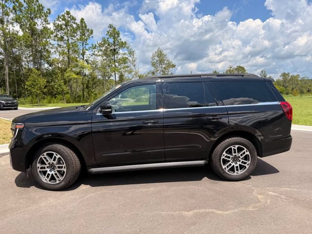 Used 2025 Ford Expedition Active AWD/4WD image 17
