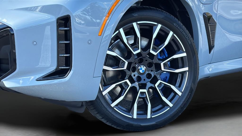 New 2026 BMW X5 xDrive50e image 6