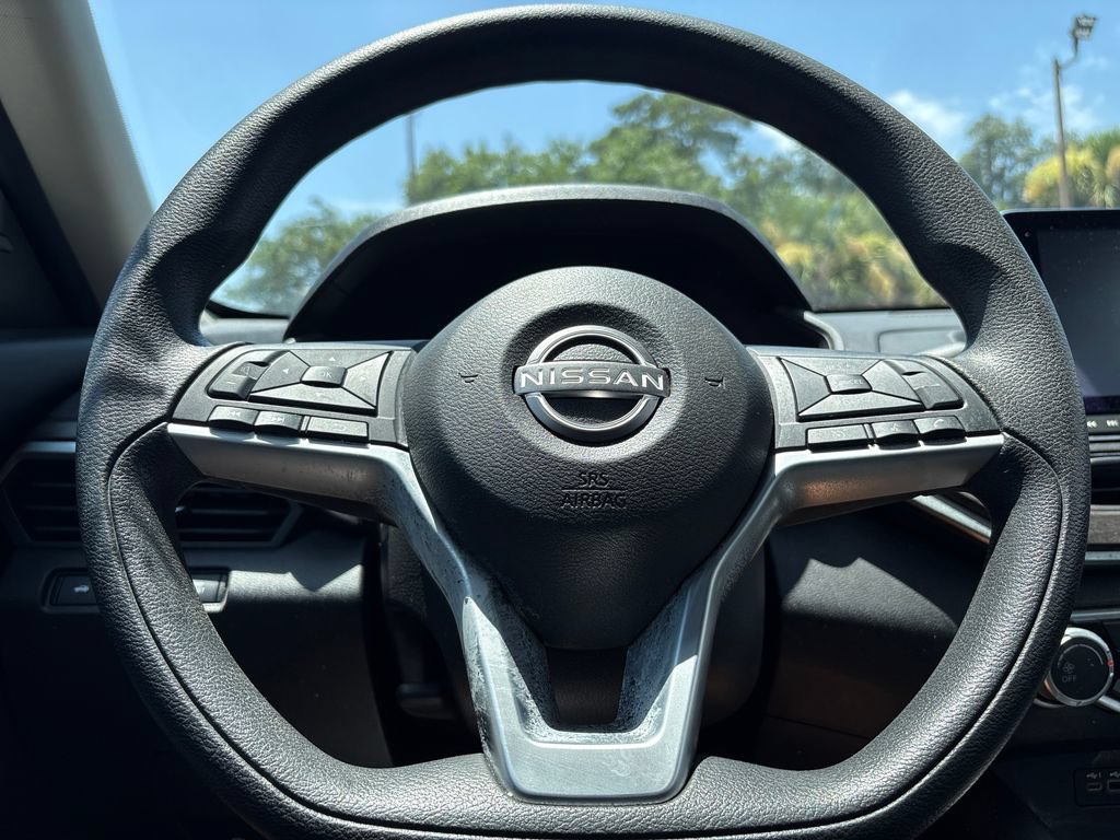 Used 2024 Nissan Altima 2.5 SV FWD image 10