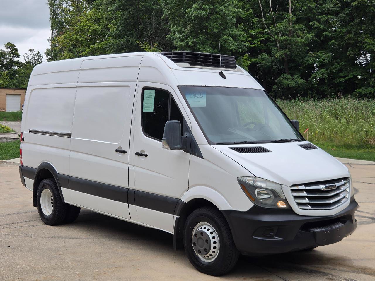 Used 2018 Freightliner Sprinter 3500 RWD image 7