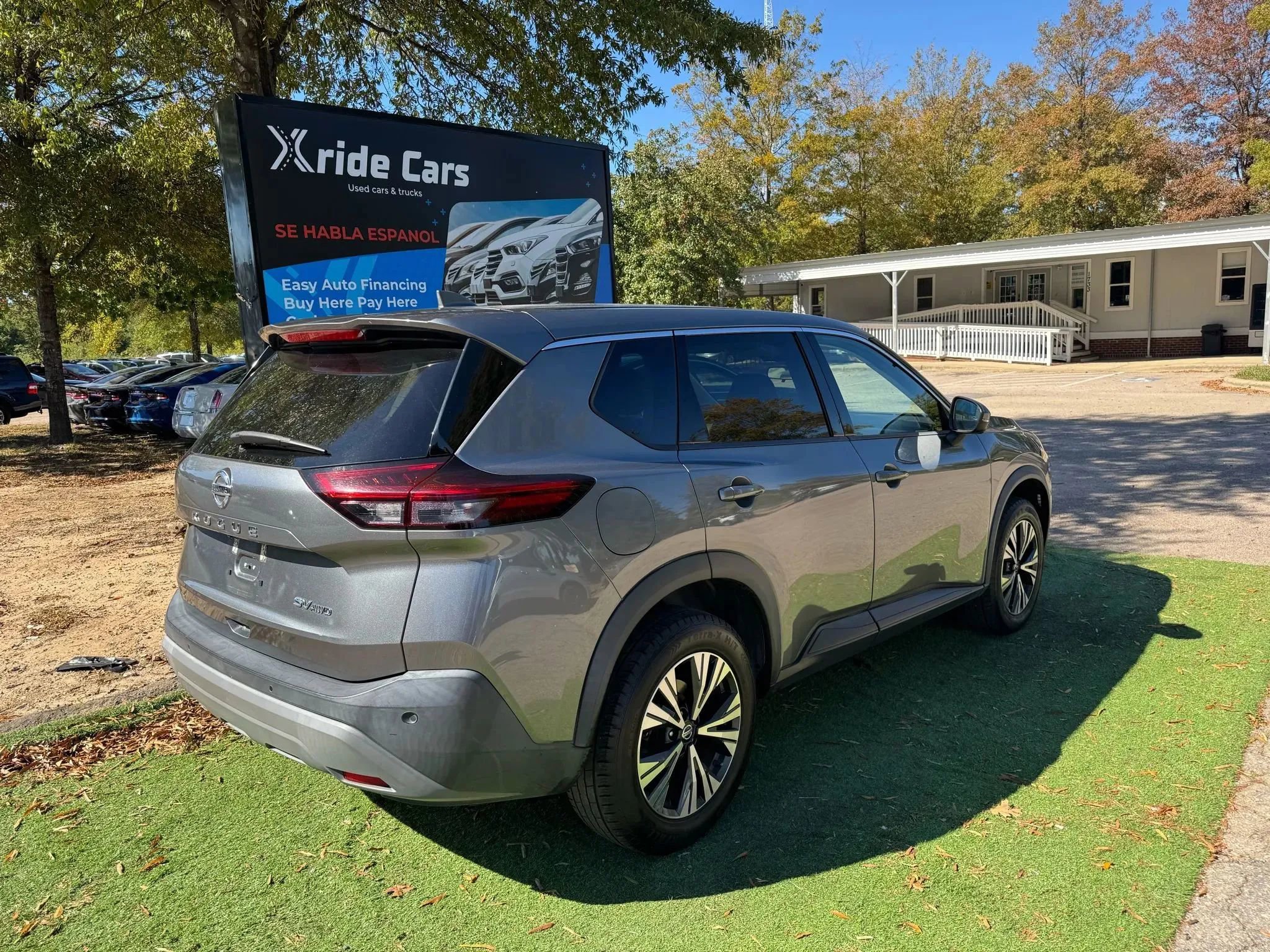 Used 2021 Nissan Rogue SV image 7