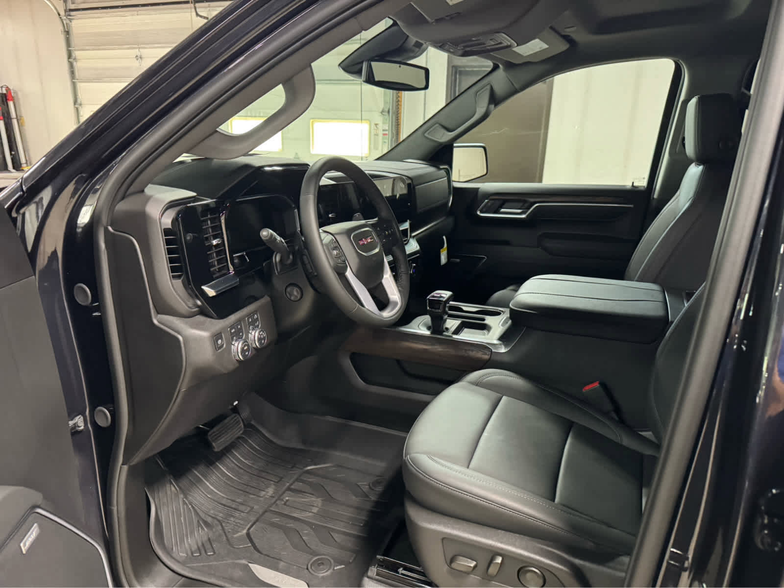 New 2026 GMC Sierra 1500 SLT w/ SLT Premium Plus Package image 14