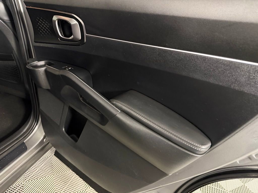 Used 2023 Kia Sorento EX image 40