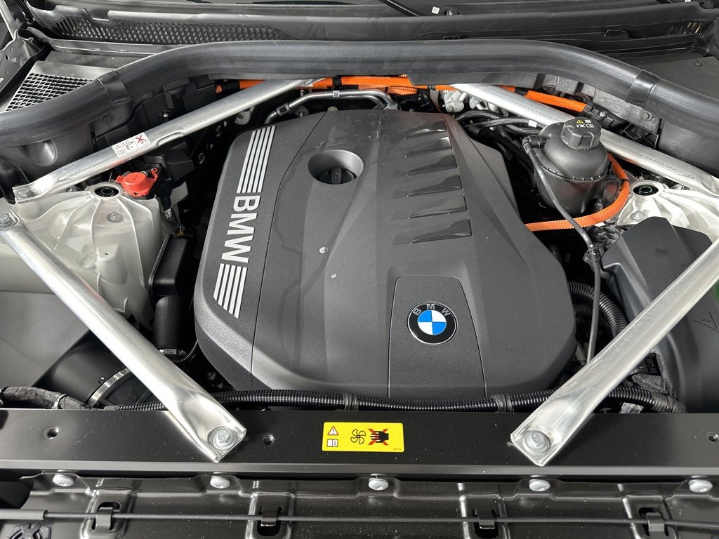 New 2026 BMW X5 xDrive50e w/ Premium Package image 28