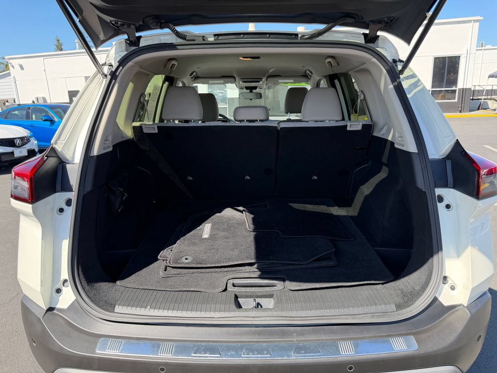Used 2023 Nissan Rogue SV FWD image 32