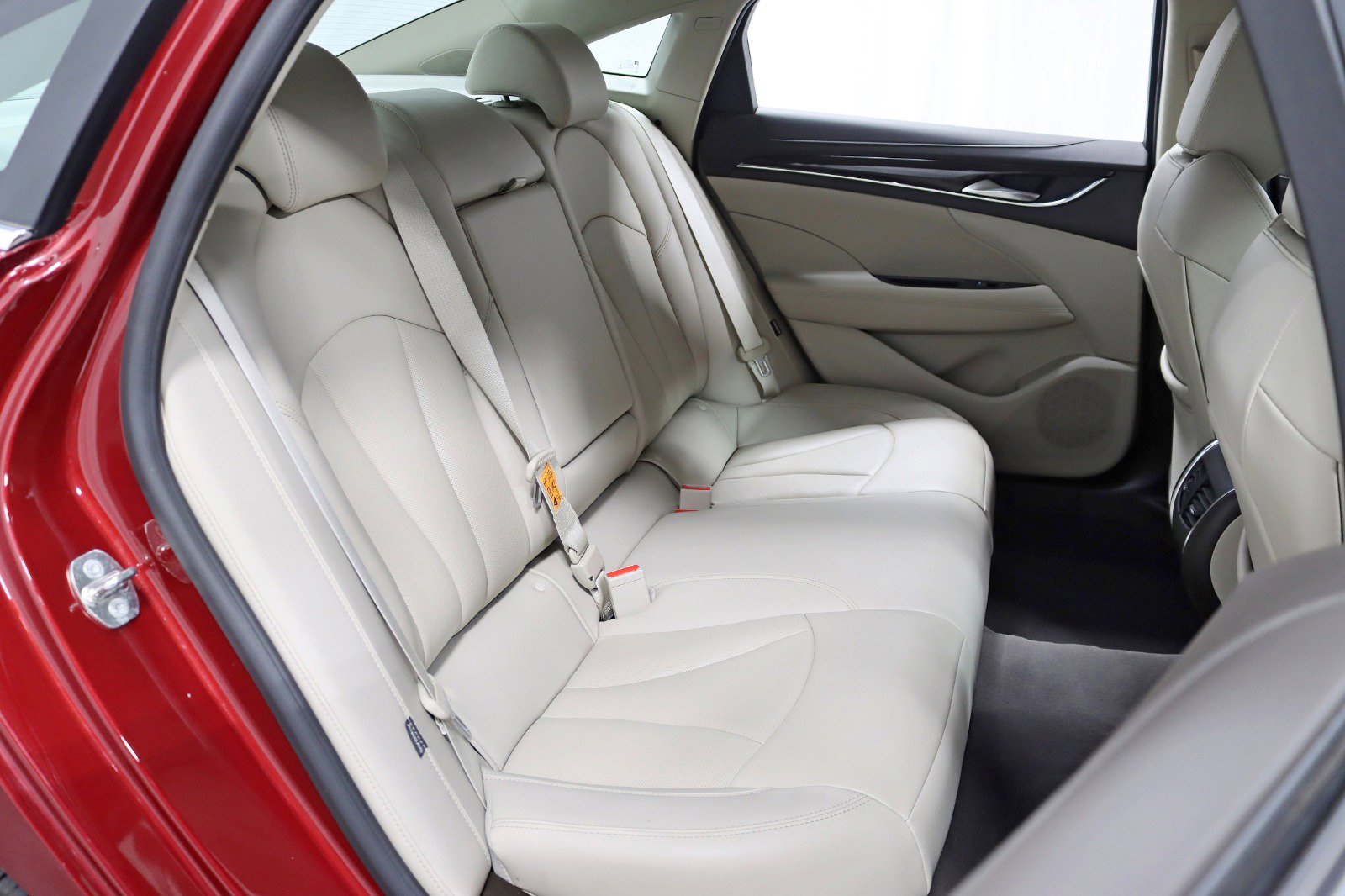 Used 2017 Buick LaCrosse Premium w/ Driver Confidence Package #2 image 28