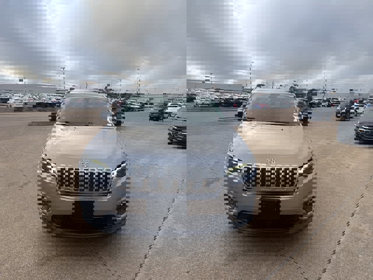 Used 2022 Jeep Cherokee Latitude Lux image 2