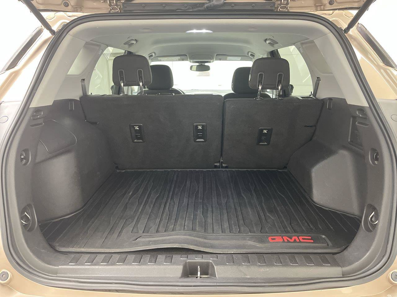 Used 2018 GMC Terrain SLE w/ Driver Convenience Package AWD/4WD image 28